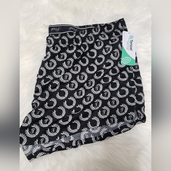 Victoria's Secret PINK Shorts - Picture 3 of 4